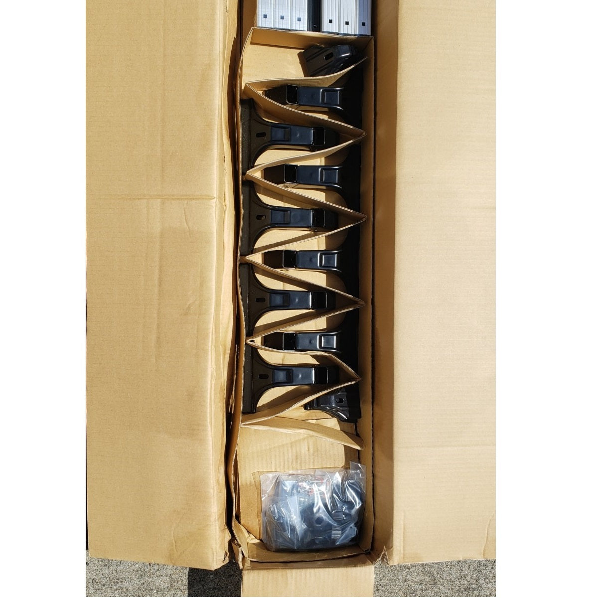 トヨタ KDH201V HIACE 純正ルーフラック 08301-26080 THULE 新品 未使用 一式